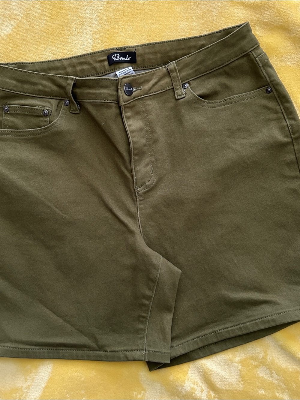 Sailormade Olive Green Women’s Flat Front Shorts